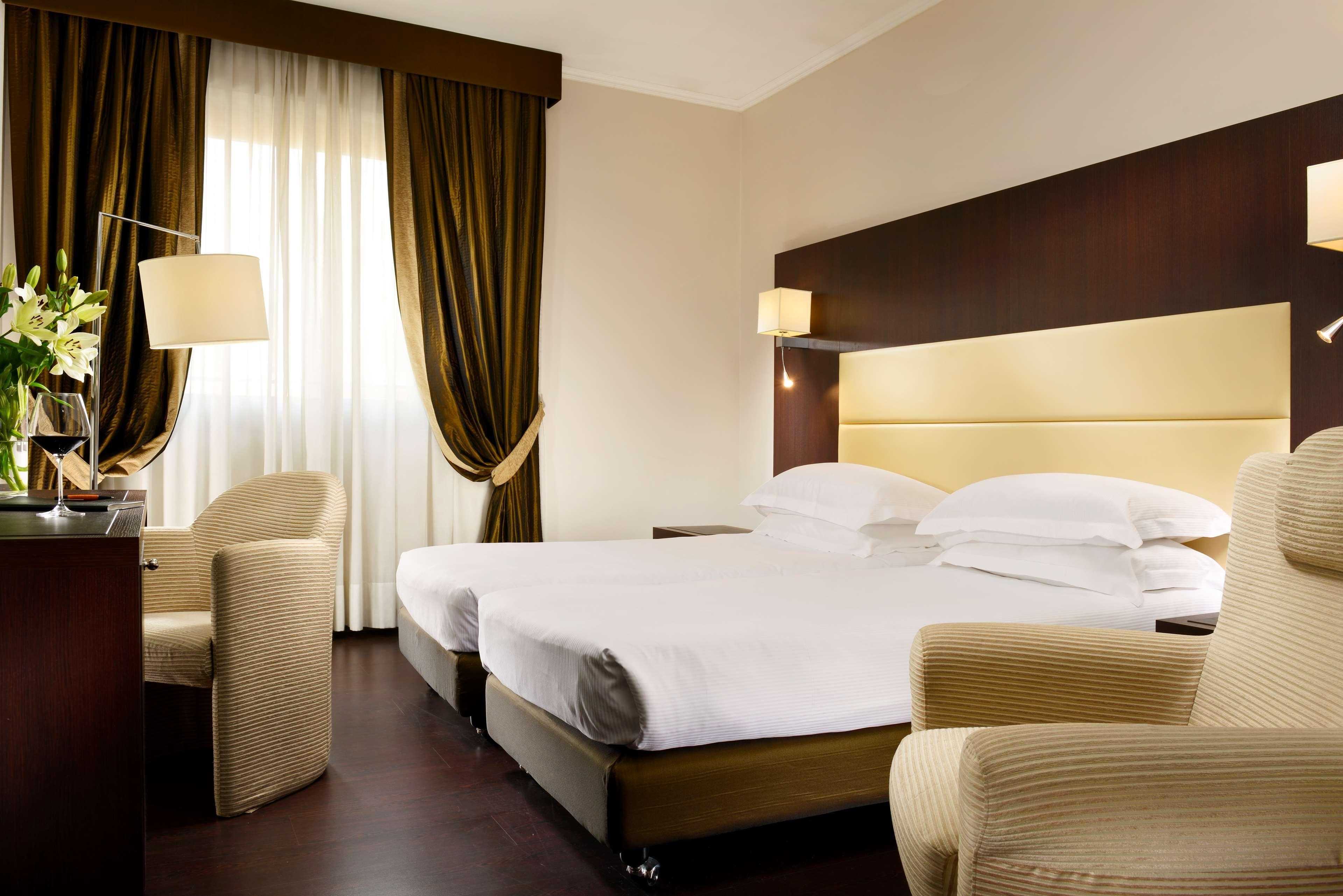 เอฟจี แกรนด์ โฮเต็ล ปาลาติโน Hotel โรม ภายนอก รูปภาพ
